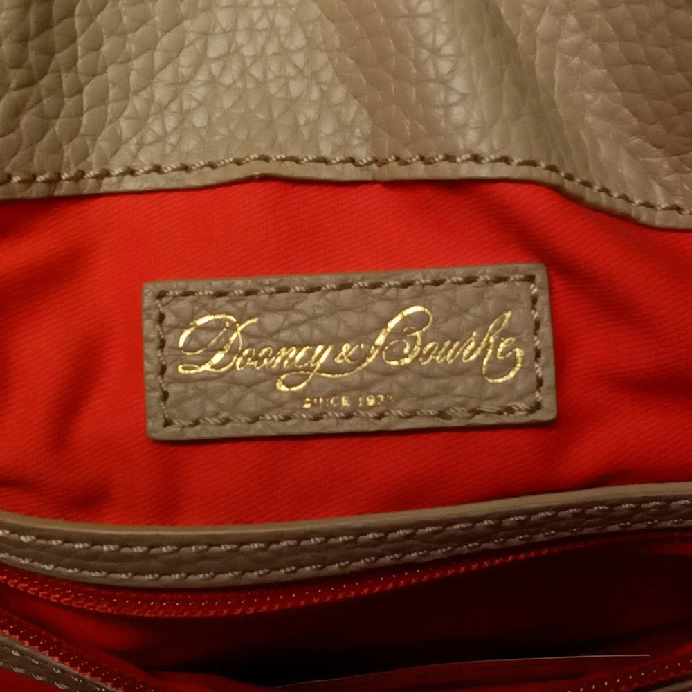 Dooney & Bourke Samba Logo Lock Sac with Keyring NWT - Picture 9 of 12